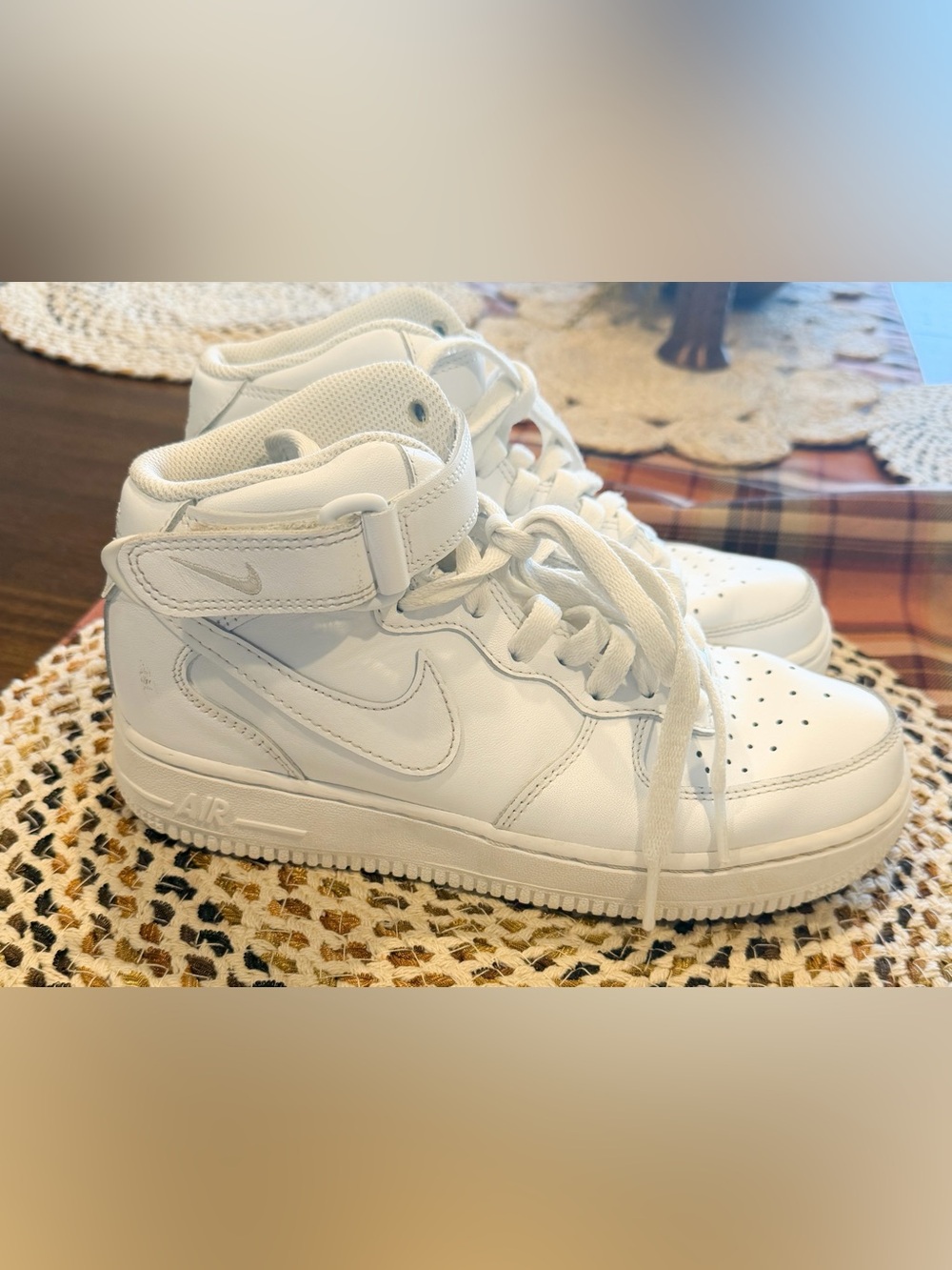 Air Force 1 men’s mid high top 7 or woman’s 8.5